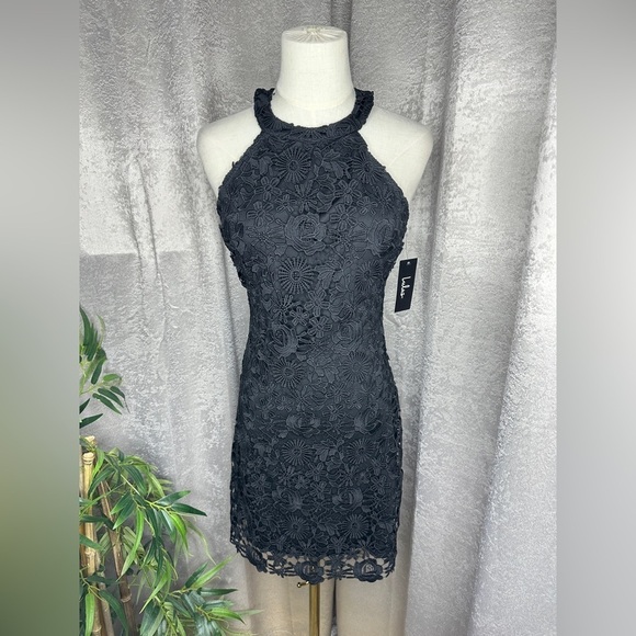NWT Lulus Black Love Poem Floral Lace Halter Mini Dress Sz Medium - Picture 1 of 11